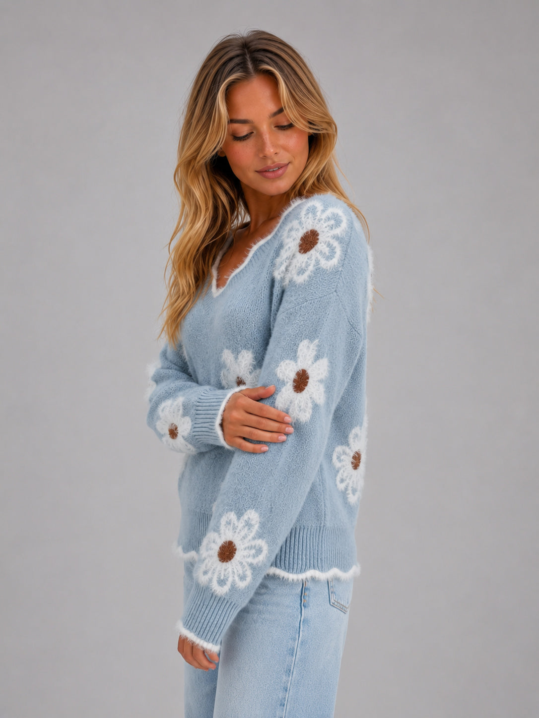 Fine Knit Floral Jumper with Daisy Motif and Scalloped V Neckline